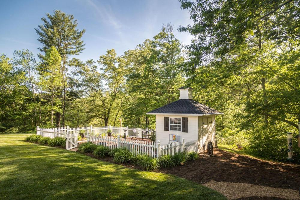 Bed & Breakfast On Tiffany Hill Mills River Exteriör bild